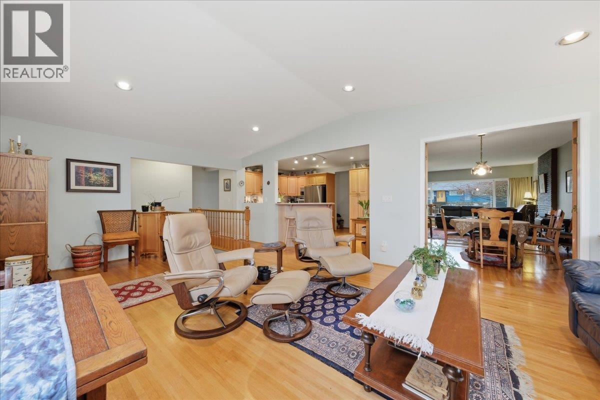 3776 Arbor Street, Burnaby, British Columbia  V5J 1T4 - Photo 3 - R3096831