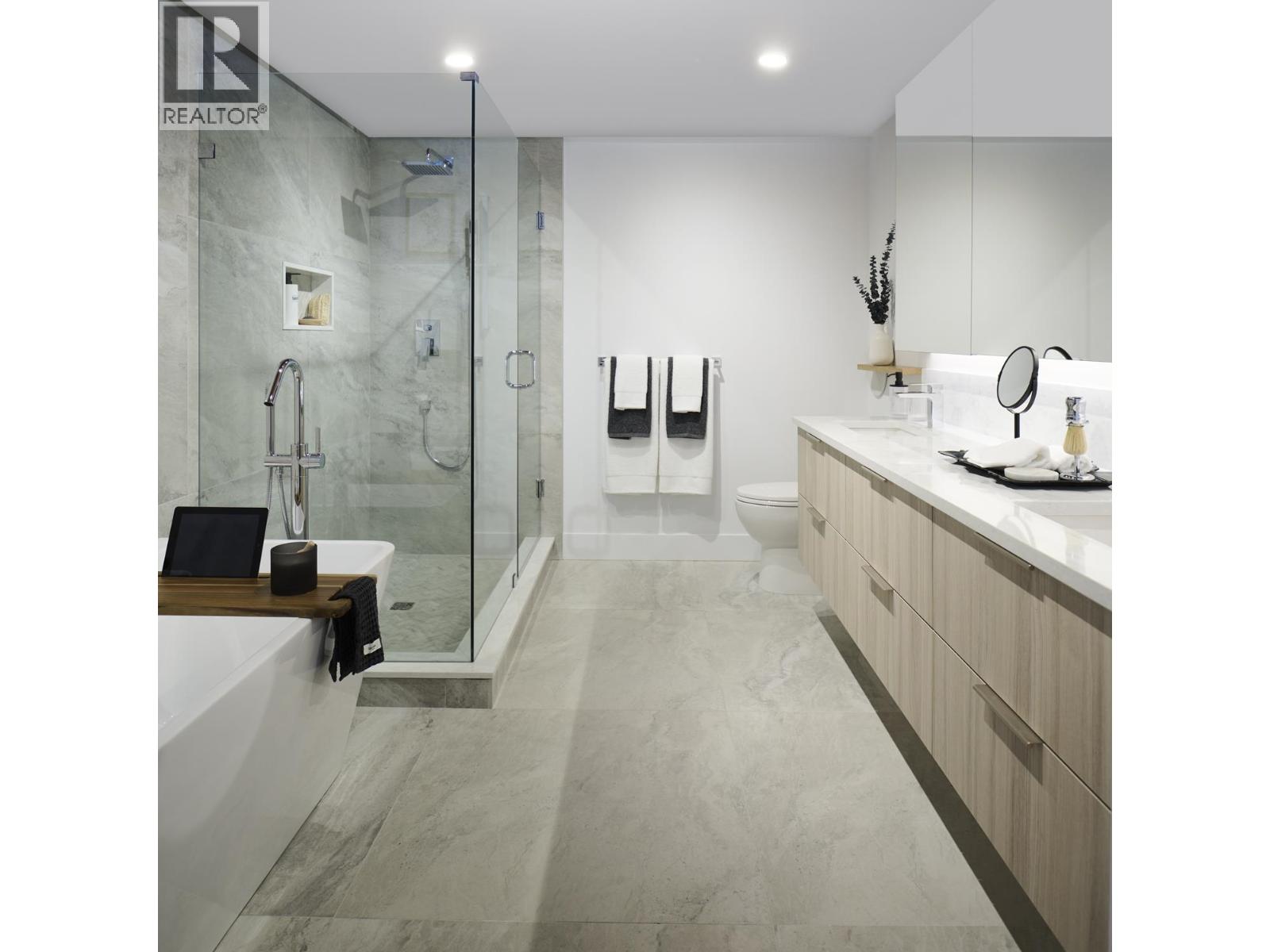 702 423 6th Street, West Vancouver, British Columbia  V7T 1A4 - Photo 3 - R3096805