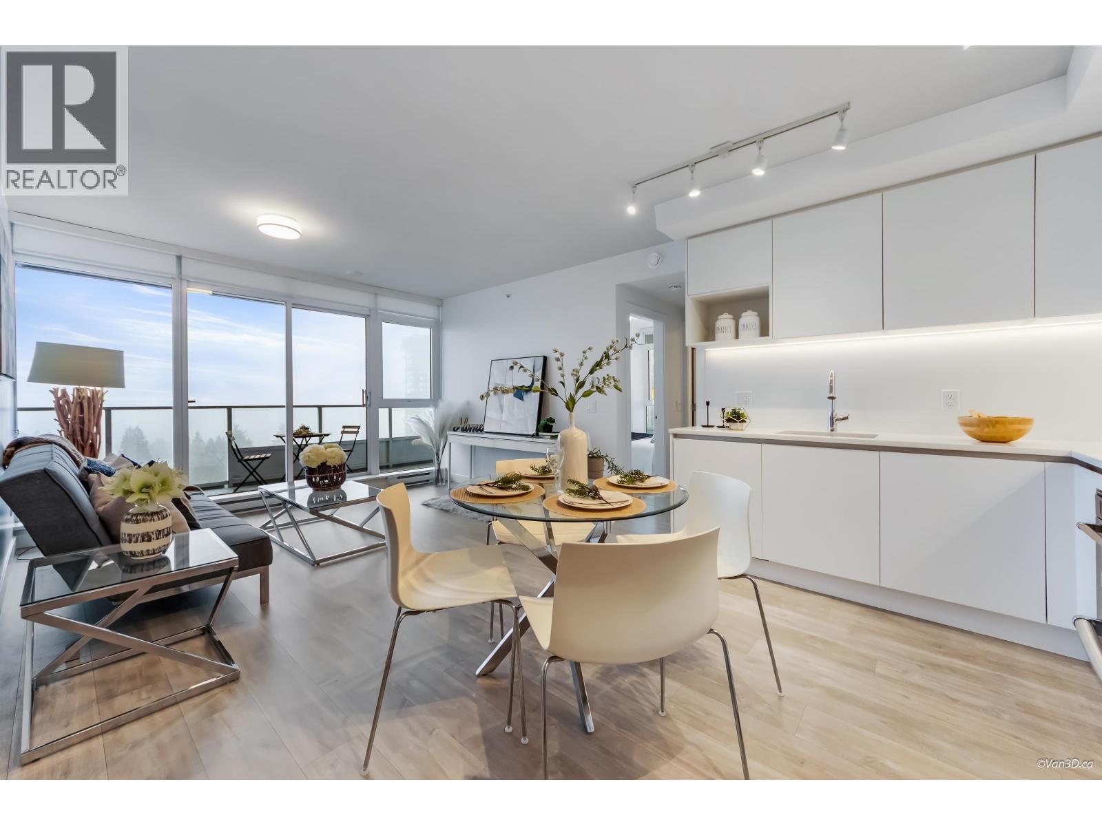 1402 525 Foster Avenue, Coquitlam, British Columbia  V3J 0H6 - Photo 1 - R3096576