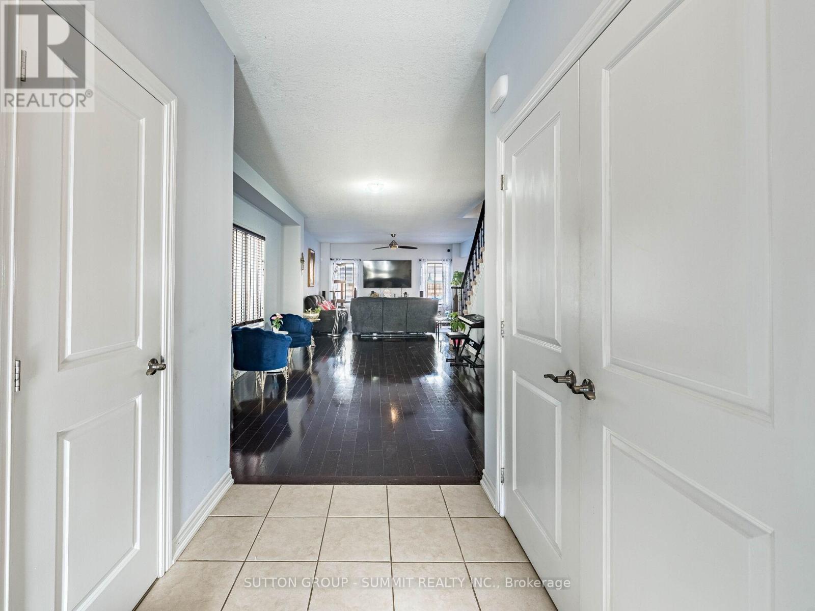 20 Warman Street, New Tecumseth, Ontario  L9R 0B9 - Photo 3 - N12852178