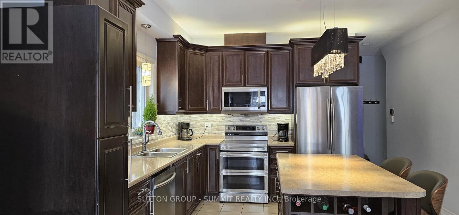 20 Warman Street, New Tecumseth, Ontario  L9R 0B9 - Photo 4 - N12852178