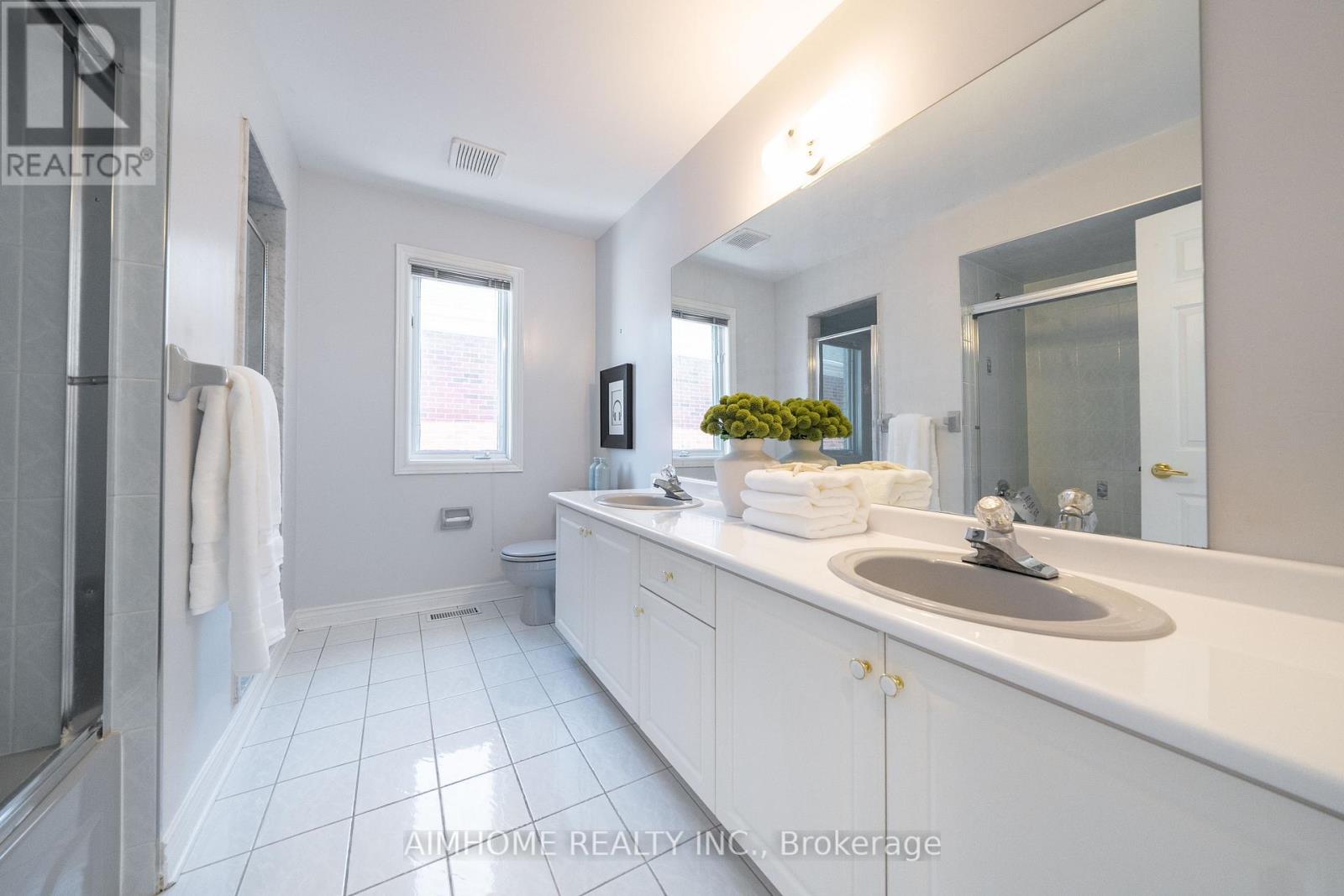 92 Springbrook Drive, Richmond Hill (Langstaff), Ontario  L4B 3P9 - Photo 26 - N12852196