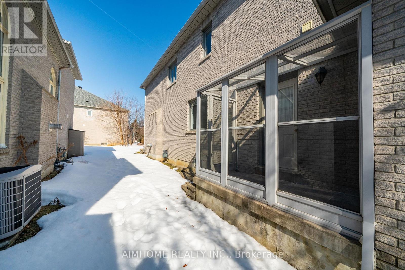 92 Springbrook Drive, Richmond Hill (Langstaff), Ontario  L4B 3P9 - Photo 40 - N12852196