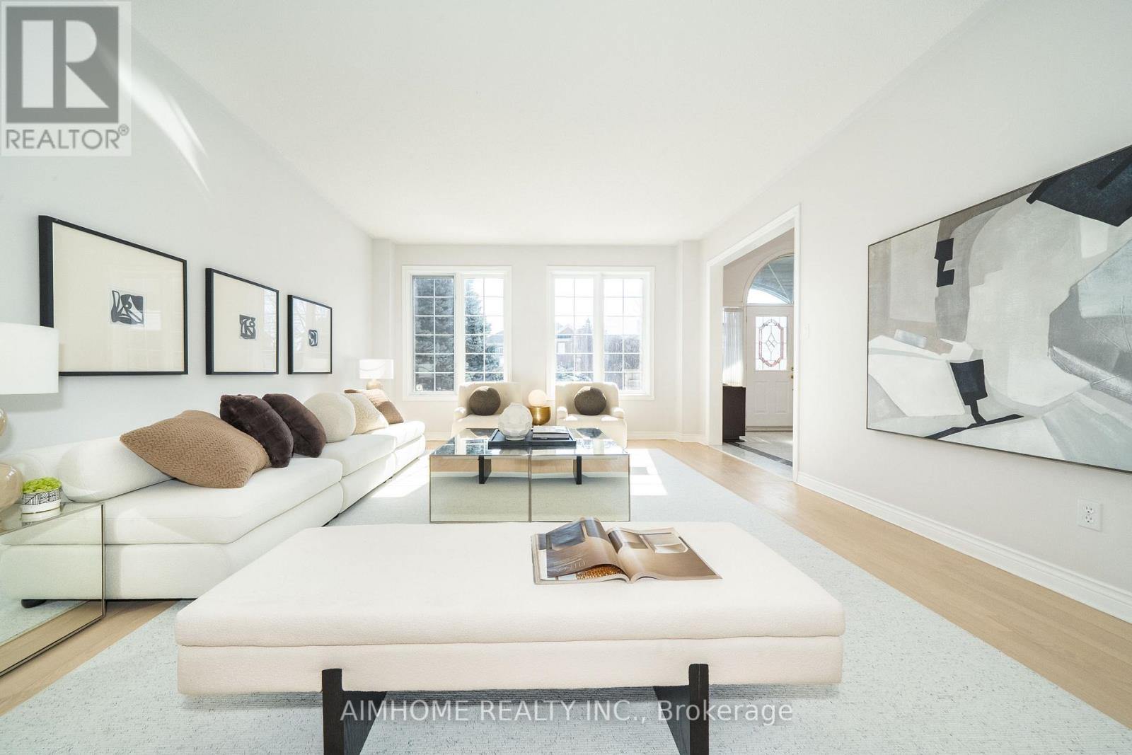 92 Springbrook Drive, Richmond Hill (Langstaff), Ontario  L4B 3P9 - Photo 6 - N12852196