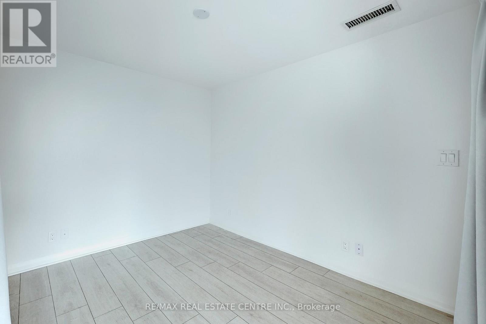 1401 - 99 Foxbar Road, Toronto, Ontario  M4V 0B2 - Photo 16 - C12723758