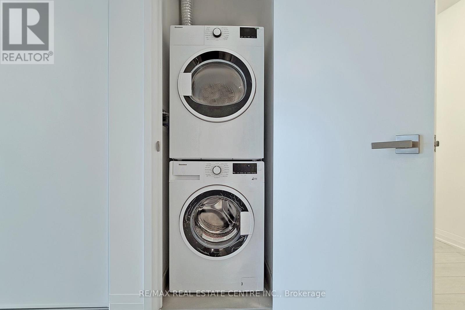 1401 - 99 Foxbar Road, Toronto, Ontario  M4V 0B2 - Photo 21 - C12723758