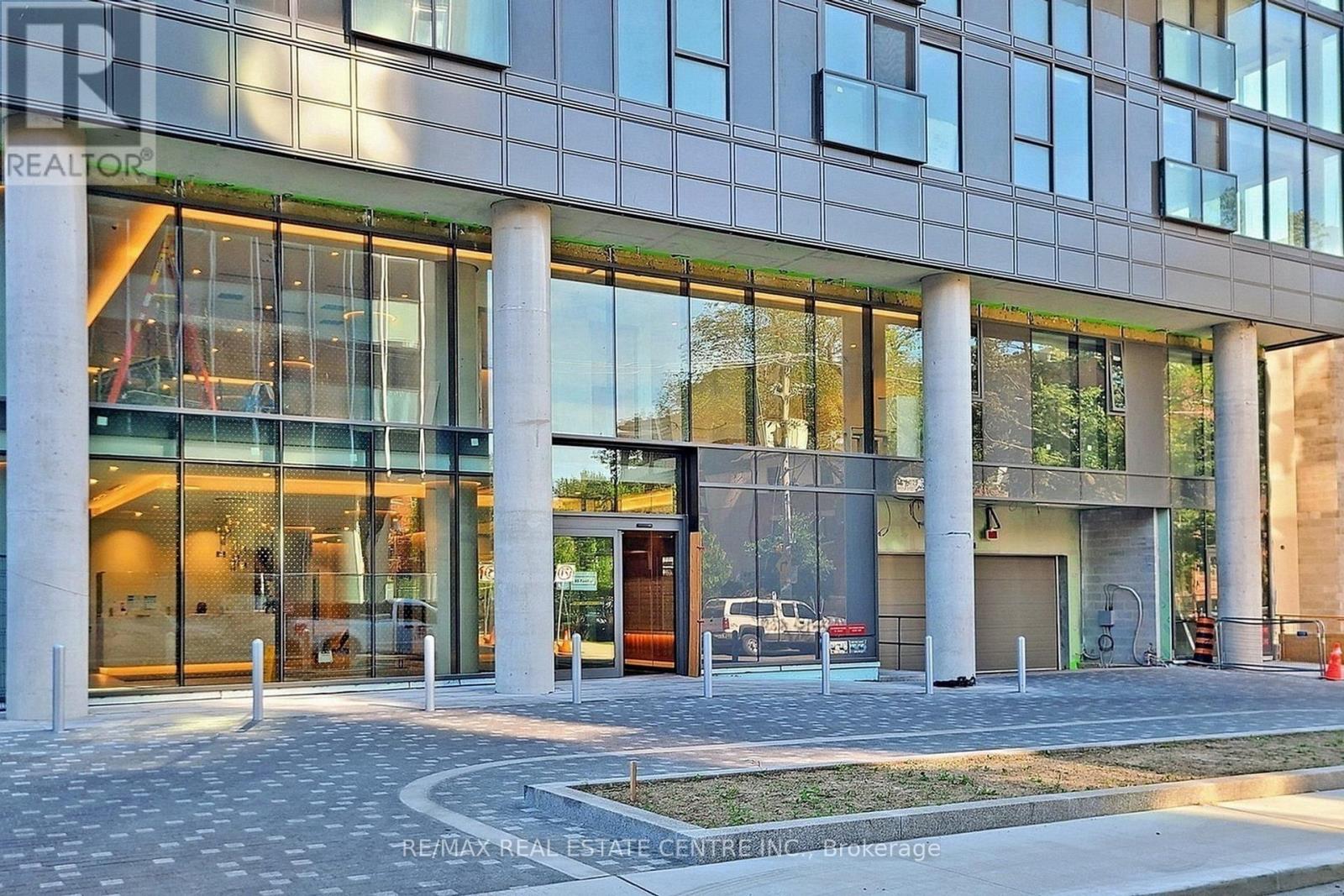 1401 - 99 Foxbar Road, Toronto, Ontario  M4V 0B2 - Photo 3 - C12723758