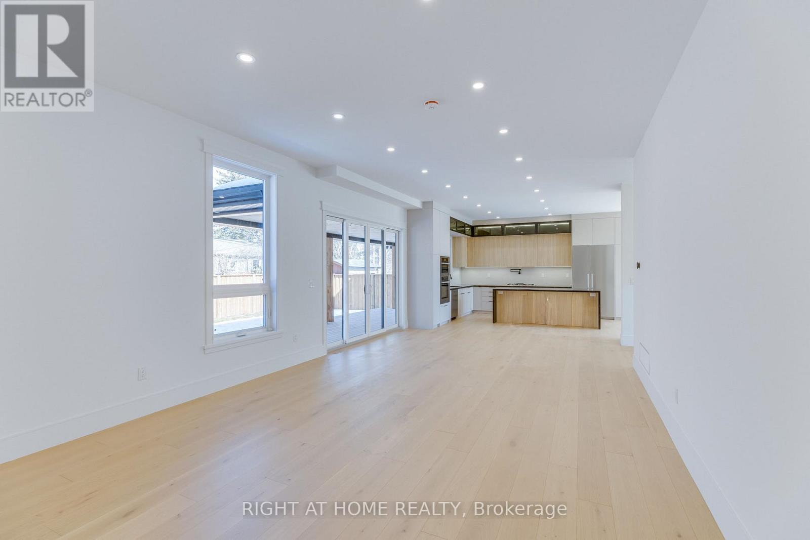 61 Floresta Court, Hamilton, Ontario  L9G 1R6 - Photo 17 - X12846750