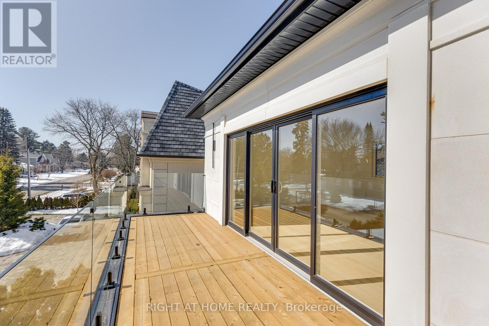 61 Floresta Court, Hamilton, Ontario  L9G 1R6 - Photo 23 - X12846750