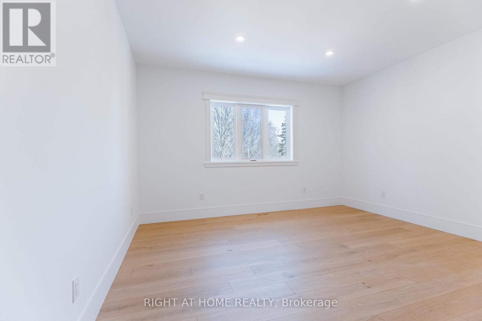 61 Floresta Court, Hamilton, Ontario  L9G 1R6 - Photo 35 - X12846750