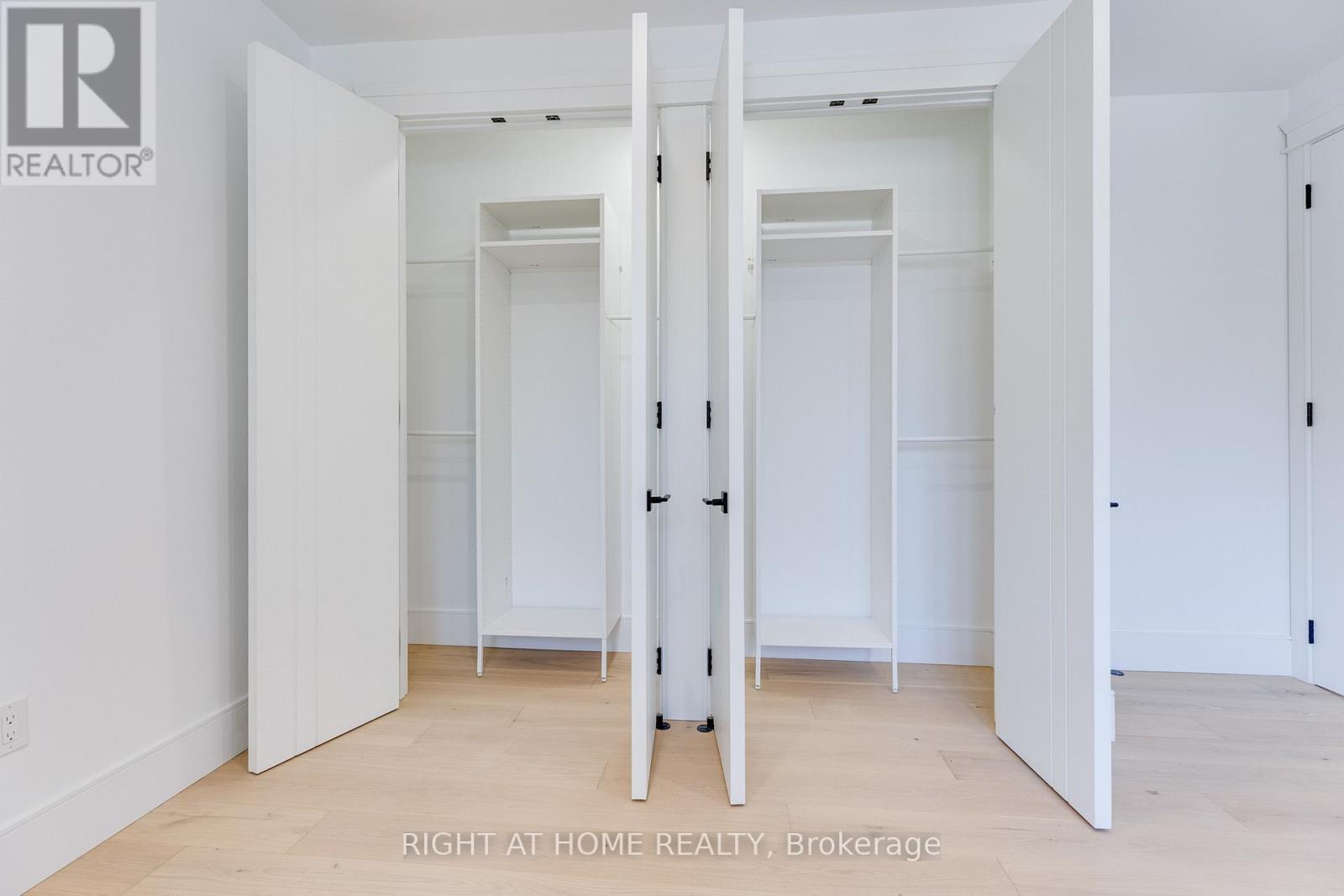 61 Floresta Court, Hamilton, Ontario  L9G 1R6 - Photo 37 - X12846750