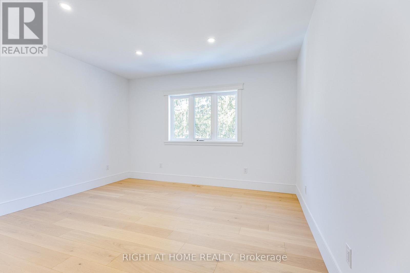 61 Floresta Court, Hamilton, Ontario  L9G 1R6 - Photo 31 - X12846750