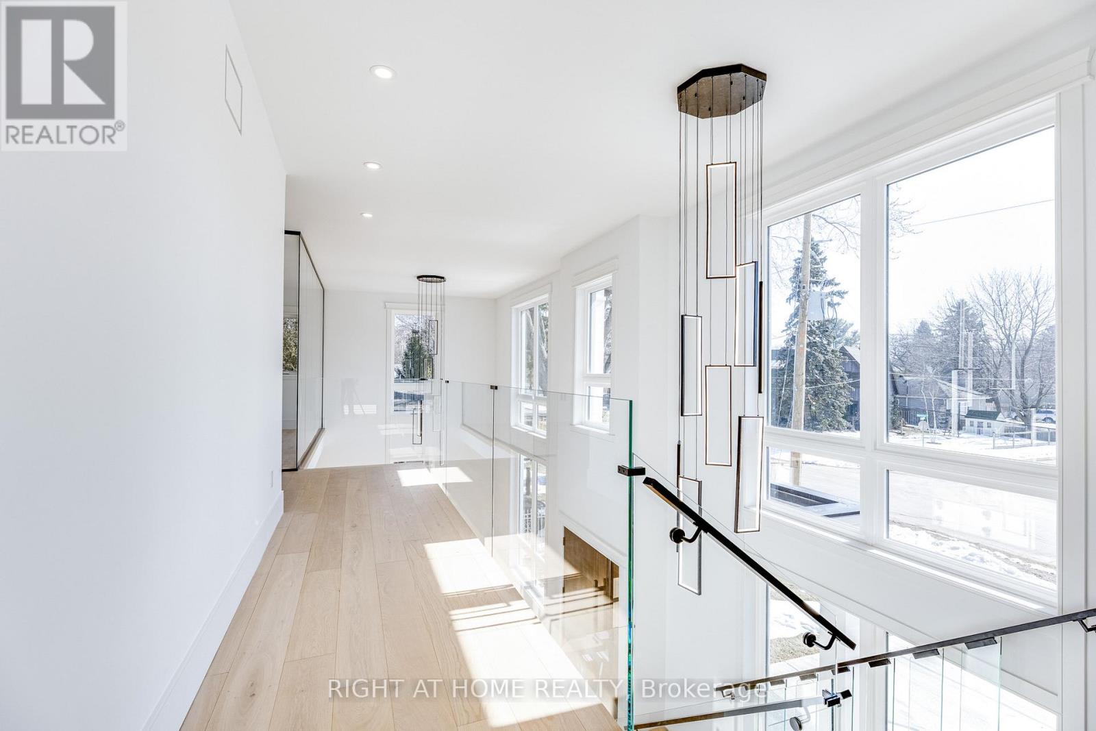 61 Floresta Court, Hamilton, Ontario  L9G 1R6 - Photo 20 - X12846750