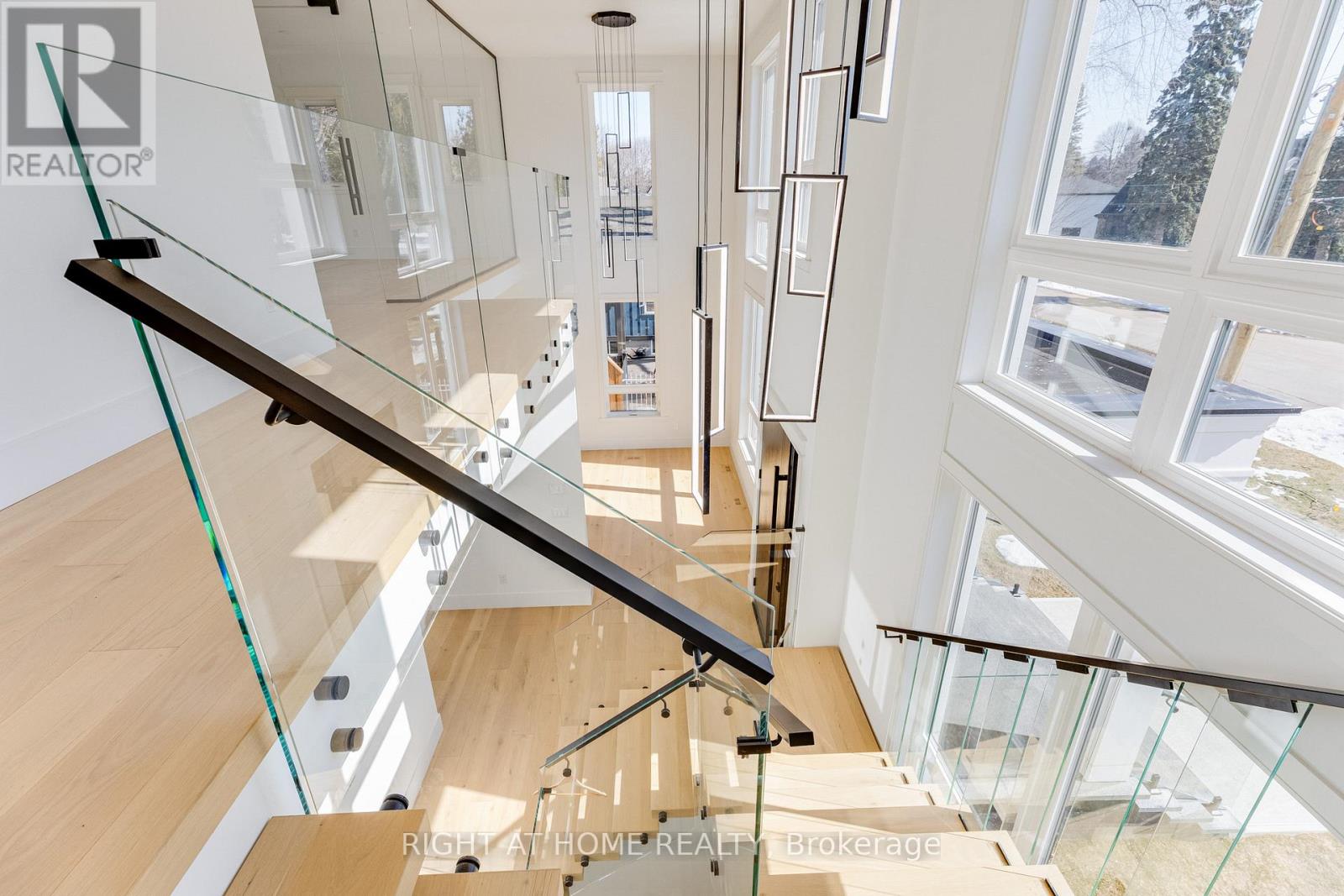 61 Floresta Court, Hamilton, Ontario  L9G 1R6 - Photo 24 - X12846750