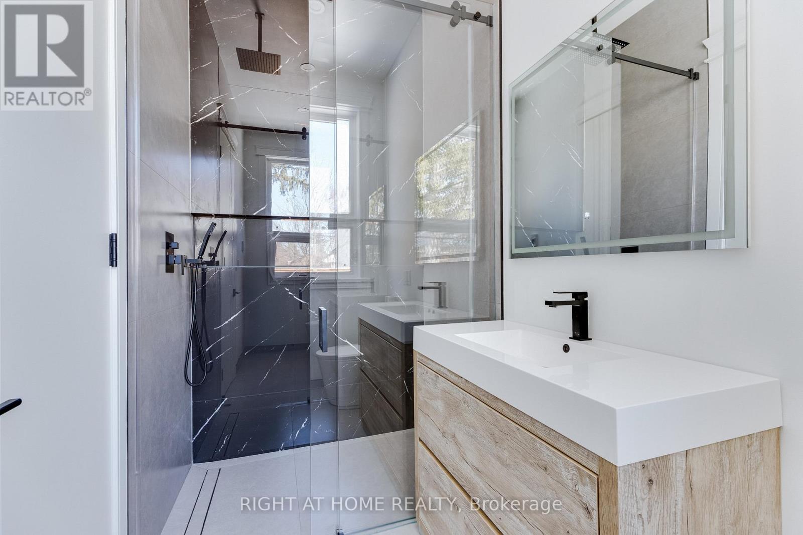 61 Floresta Court, Hamilton, Ontario  L9G 1R6 - Photo 39 - X12846750