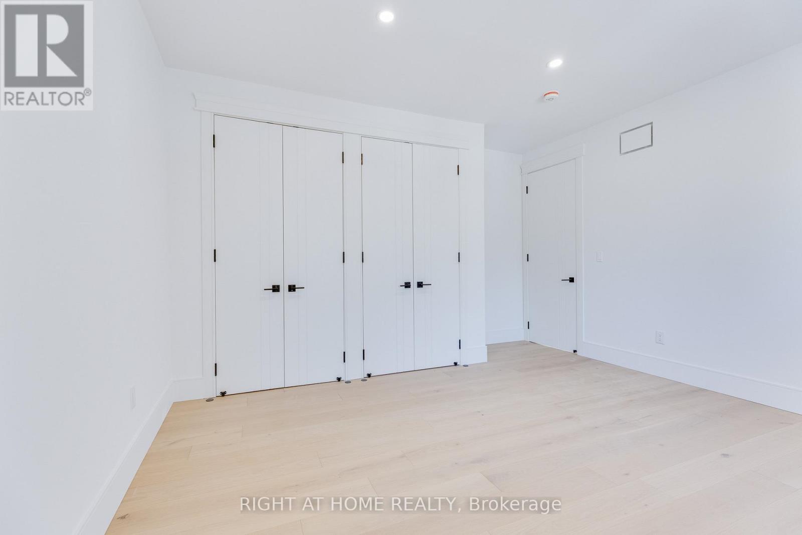 61 Floresta Court, Hamilton, Ontario  L9G 1R6 - Photo 36 - X12846750