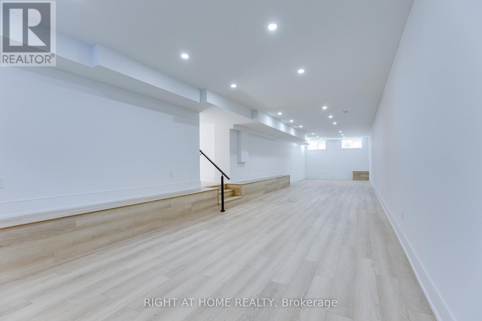 61 Floresta Court, Hamilton, Ontario  L9G 1R6 - Photo 45 - X12846750