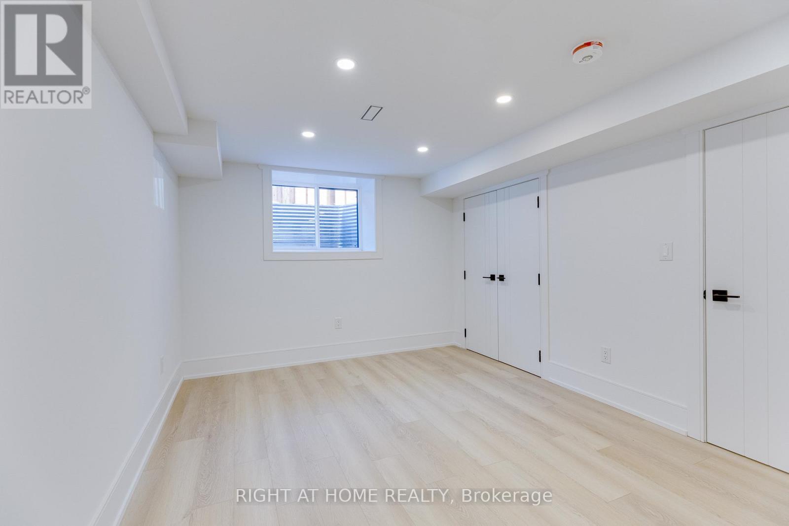 61 Floresta Court, Hamilton, Ontario  L9G 1R6 - Photo 42 - X12846750