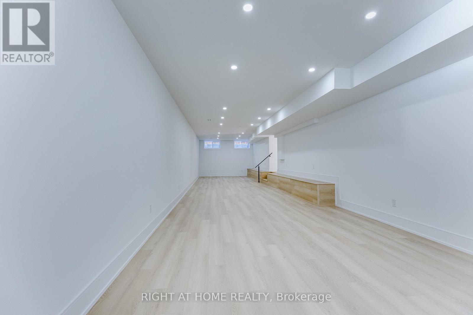 61 Floresta Court, Hamilton, Ontario  L9G 1R6 - Photo 44 - X12846750