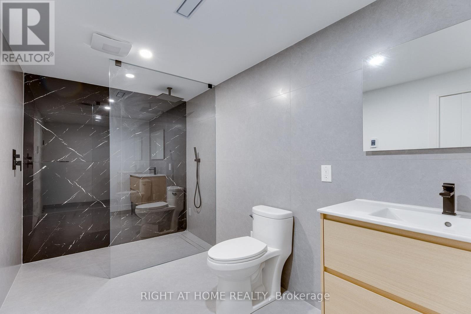 61 Floresta Court, Hamilton, Ontario  L9G 1R6 - Photo 43 - X12846750