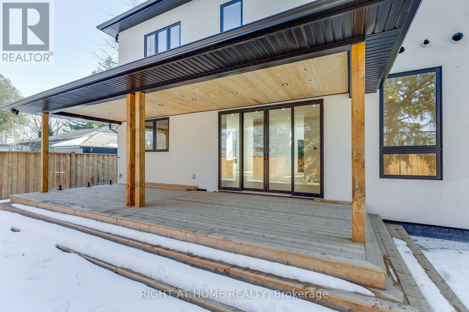 61 Floresta Court, Hamilton, Ontario  L9G 1R6 - Photo 48 - X12846750