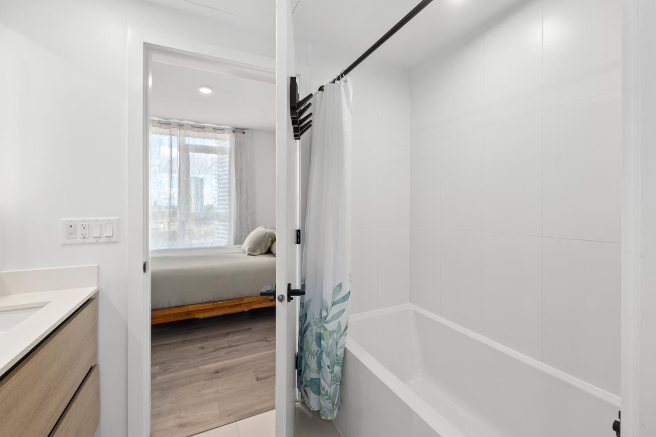 1604 10448 University Drive, Surrey, British Columbia  V3T 0S7 - Photo 20 - R3096853