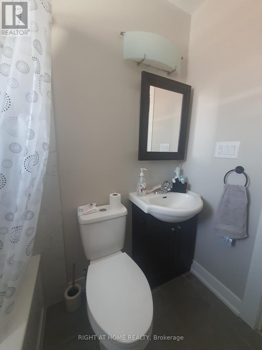 3 - 165 Berry Road, Toronto (Stonegate-Queensway), Ontario  M8Y 1W4 - Photo 12 - W12852162