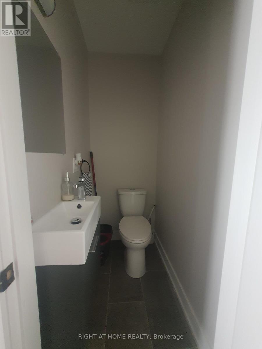 3 - 165 Berry Road, Toronto (Stonegate-Queensway), Ontario  M8Y 1W4 - Photo 13 - W12852162