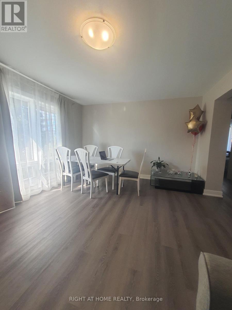 3 - 165 Berry Road, Toronto (Stonegate-Queensway), Ontario  M8Y 1W4 - Photo 4 - W12852162