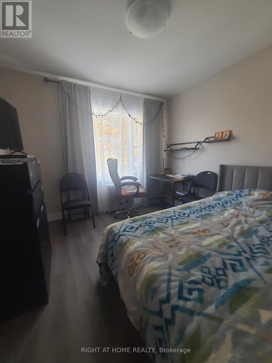 3 - 165 Berry Road, Toronto (Stonegate-Queensway), Ontario  M8Y 1W4 - Photo 8 - W12852162