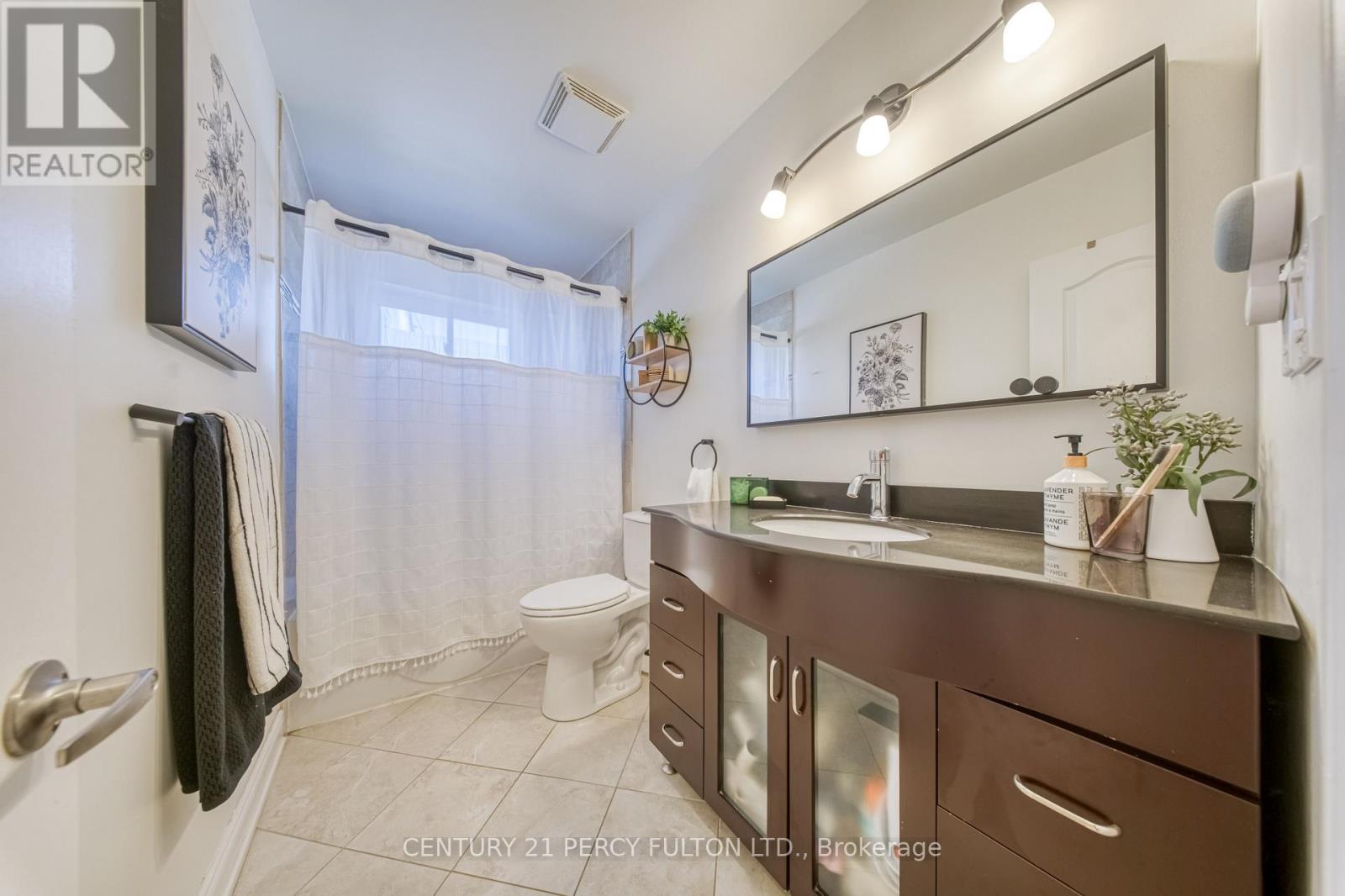 23 Wellesworth Drive, Toronto, Ontario  M9C 4P5 - Photo 14 - W12852186