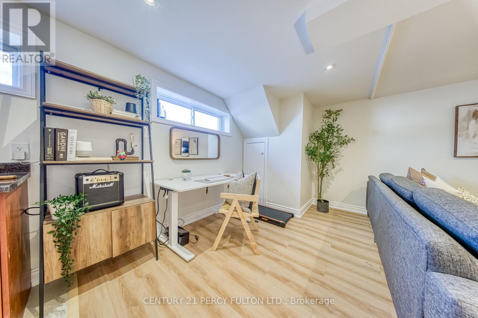 23 Wellesworth Drive, Toronto, Ontario  M9C 4P5 - Photo 19 - W12852186