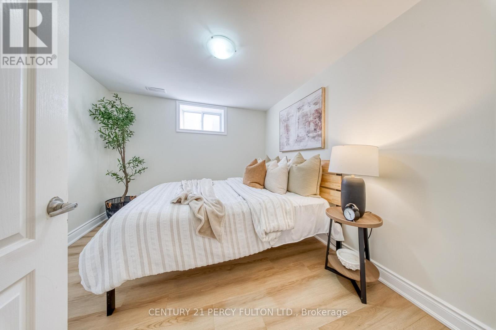 23 Wellesworth Drive, Toronto, Ontario  M9C 4P5 - Photo 20 - W12852186