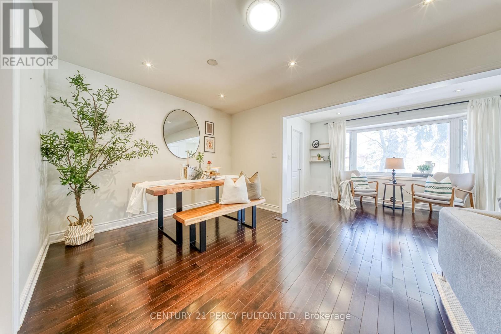 23 Wellesworth Drive, Toronto, Ontario  M9C 4P5 - Photo 4 - W12852186