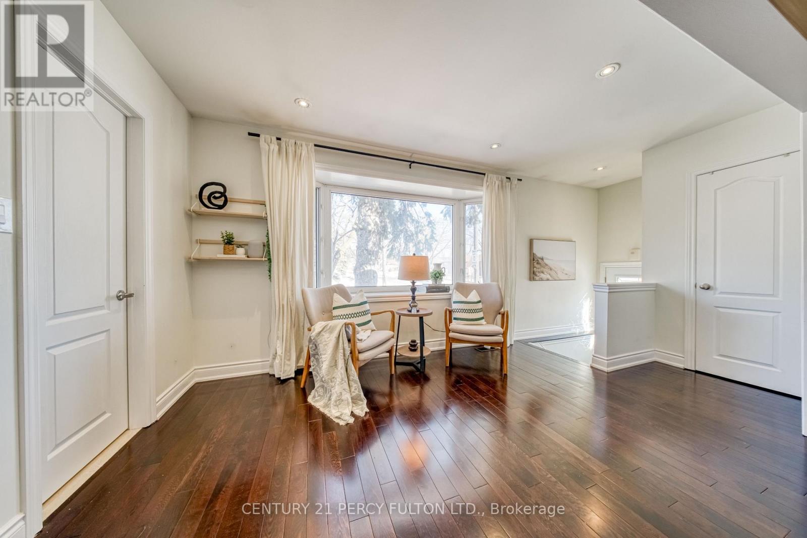 23 Wellesworth Drive, Toronto, Ontario  M9C 4P5 - Photo 6 - W12852186