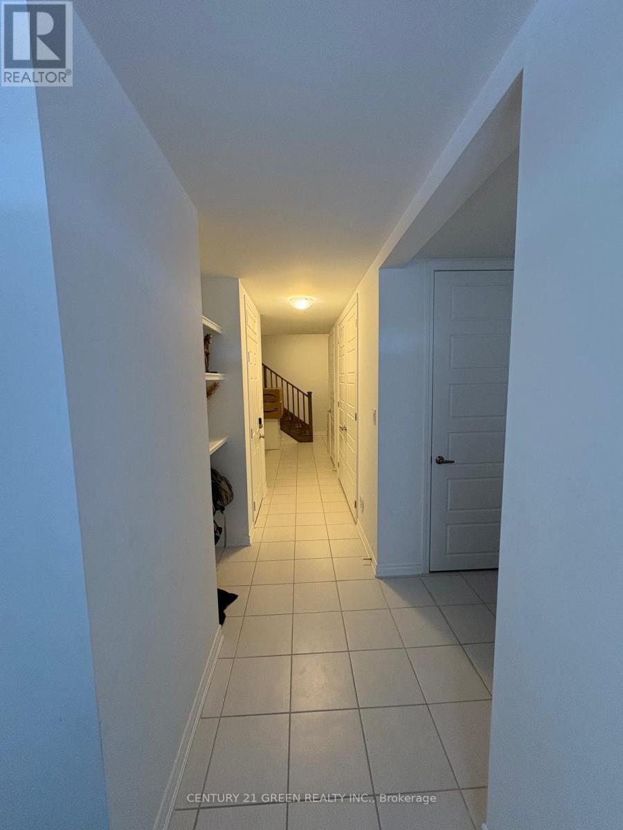 39 Keppel Circle, Brampton, Ontario  L7A 5K6 - Photo 4 - W12852190