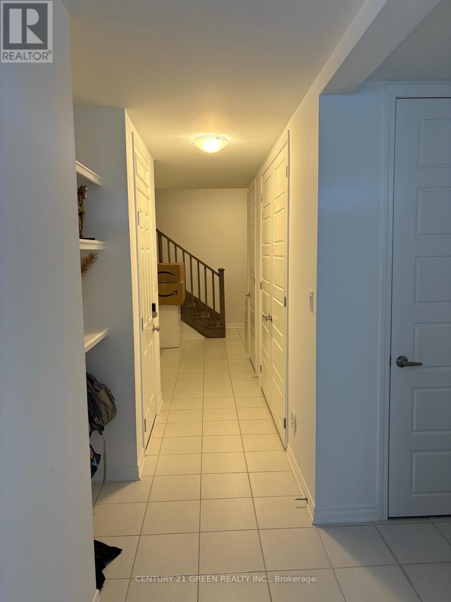 39 Keppel Circle, Brampton, Ontario  L7A 5K6 - Photo 5 - W12852190