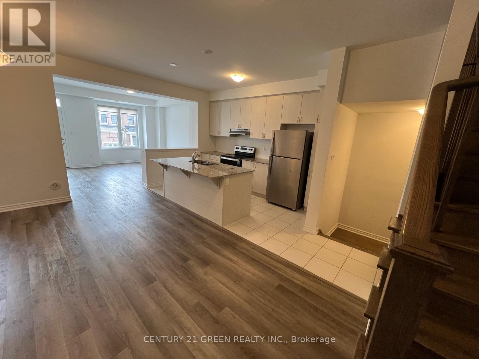 39 Keppel Circle, Brampton, Ontario  L7A 5K6 - Photo 9 - W12852190