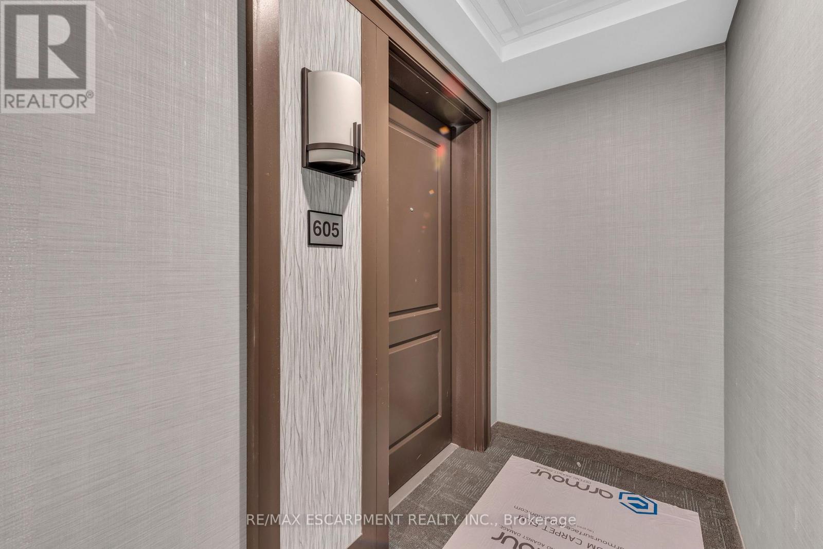 605 - 470 Dundas Street, Hamilton, Ontario  L8B 1Z2 - Photo 2 - X12852188