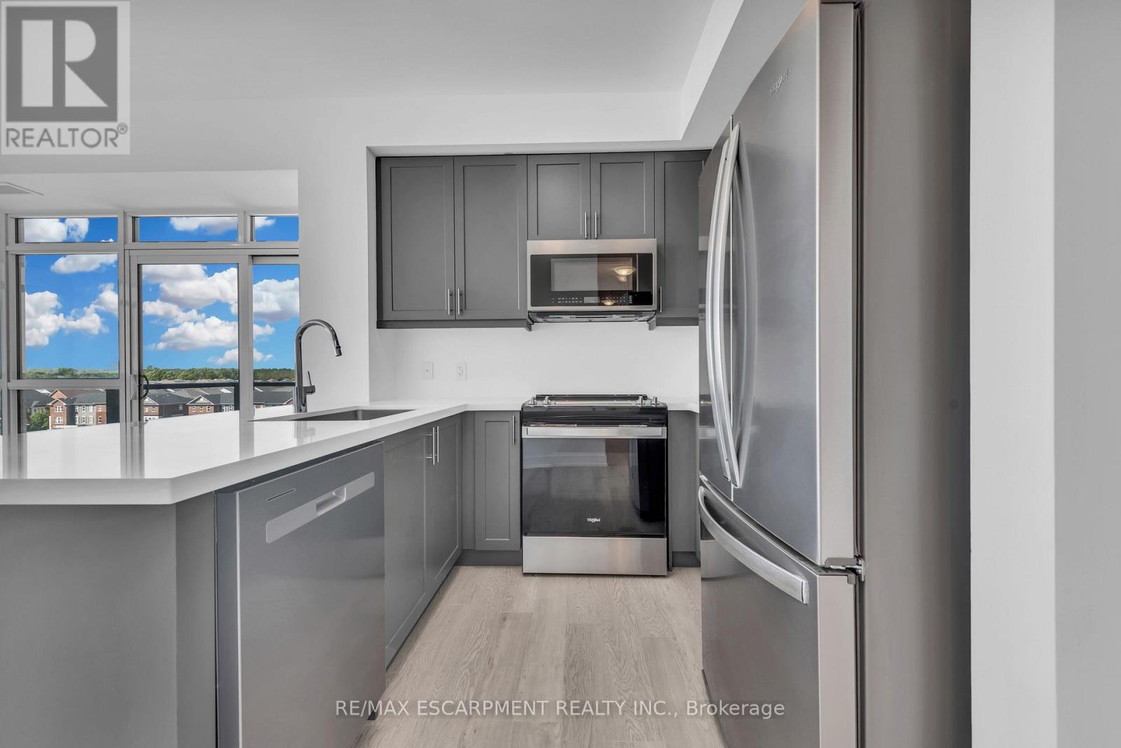 605 - 470 Dundas Street, Hamilton, Ontario  L8B 1Z2 - Photo 4 - X12852188