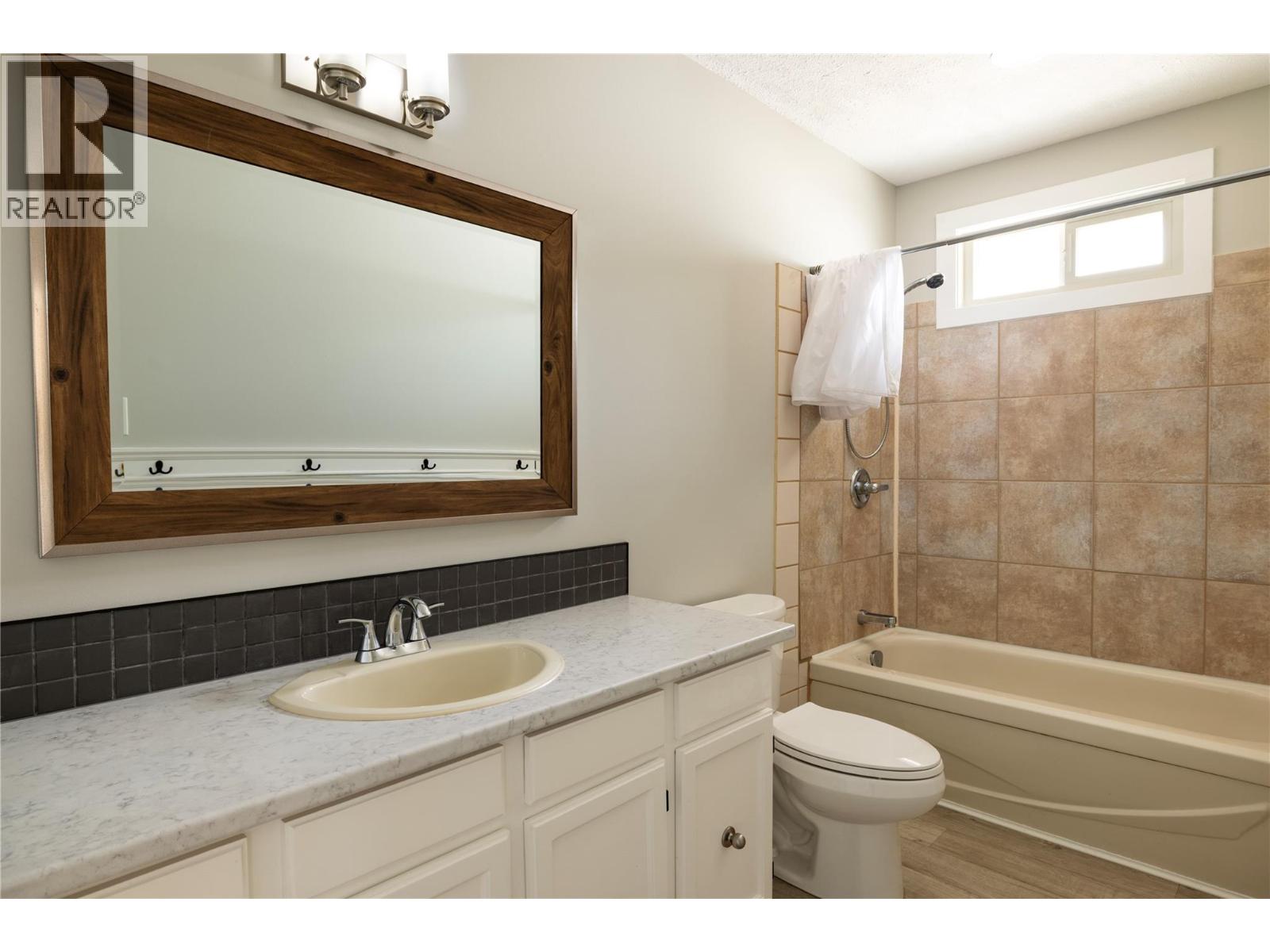 4002 15 Street, Vernon, British Columbia  V1T 8K6 - Photo 27 - 10378351