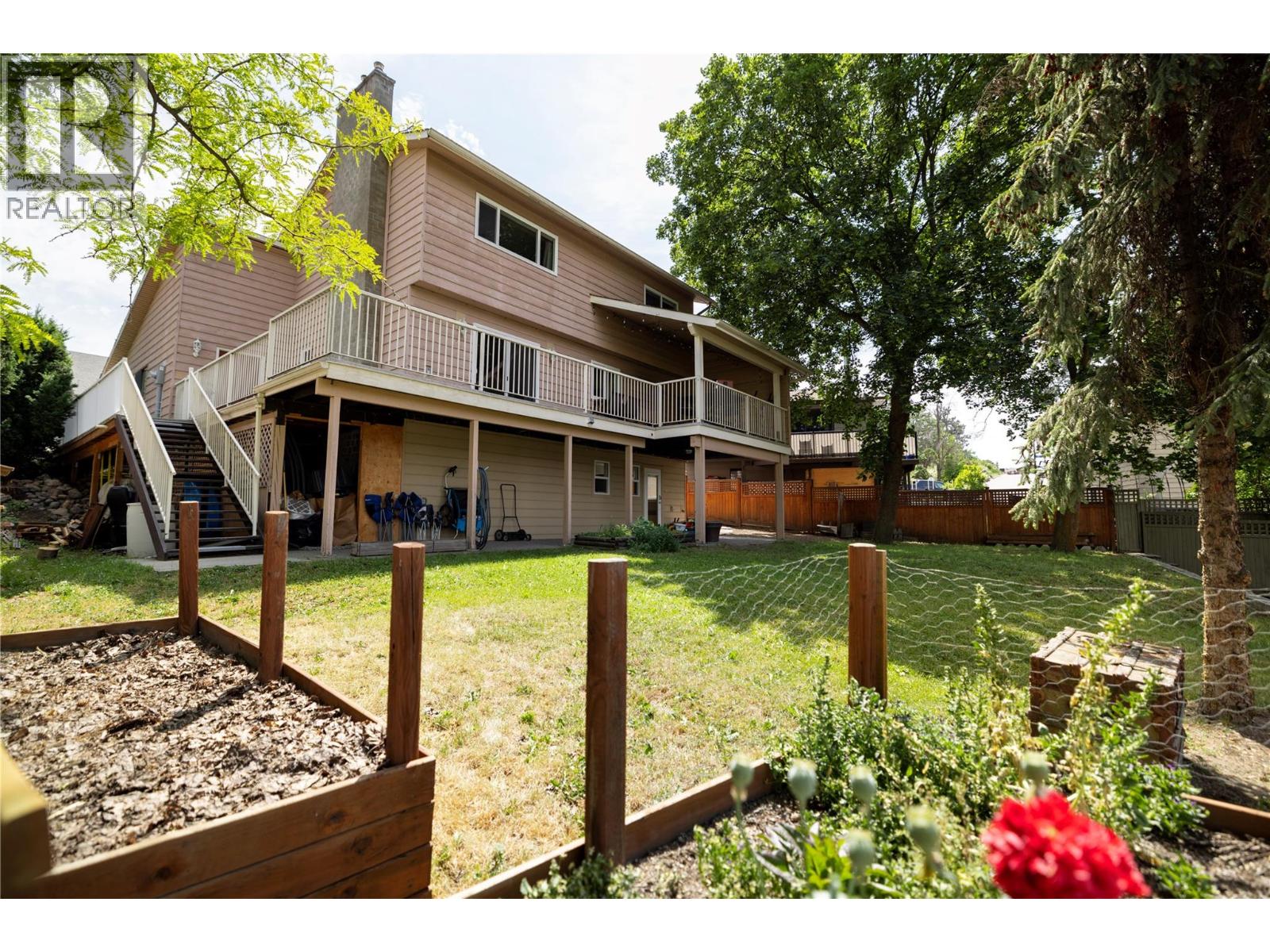 4002 15 Street, Vernon, British Columbia  V1T 8K6 - Photo 3 - 10378351