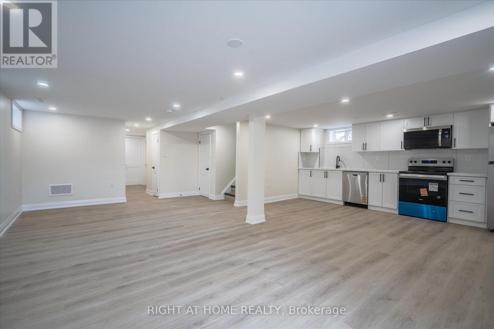 809 Helen Crescent, Pickering, Ontario  L1W 1V1 - Photo 7 - E12852250