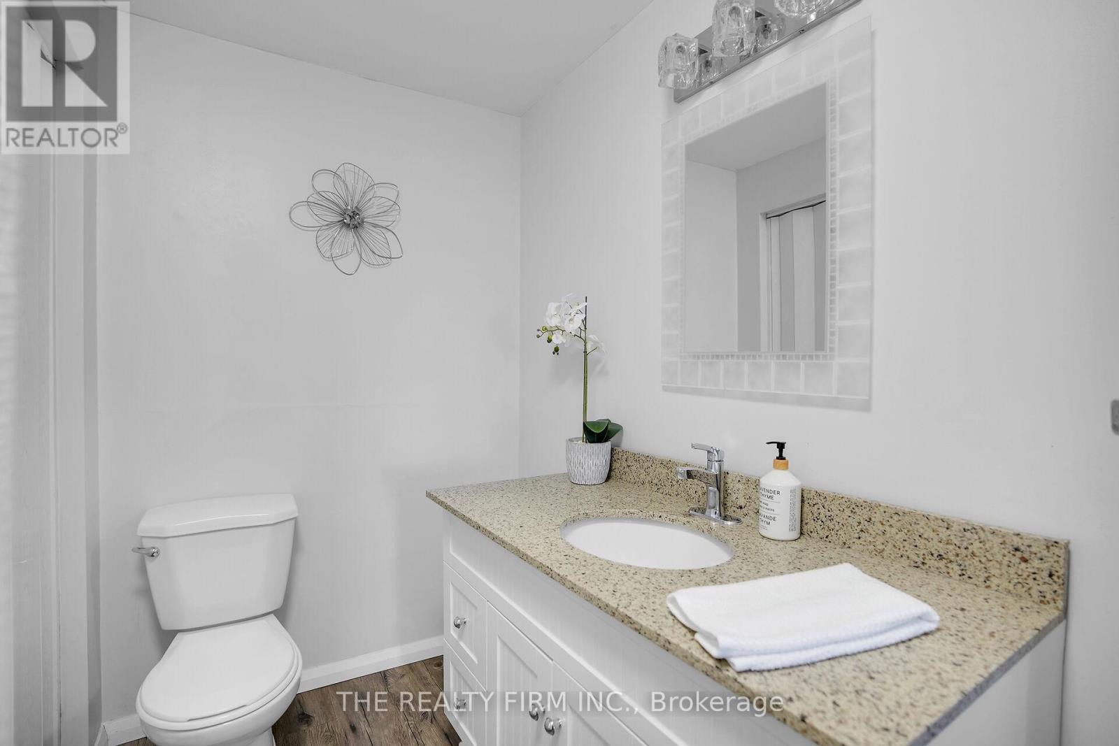 3692 Beverly Glen, Plympton-Wyoming, Ontario  N0N 1E0 - Photo 11 - X12852306