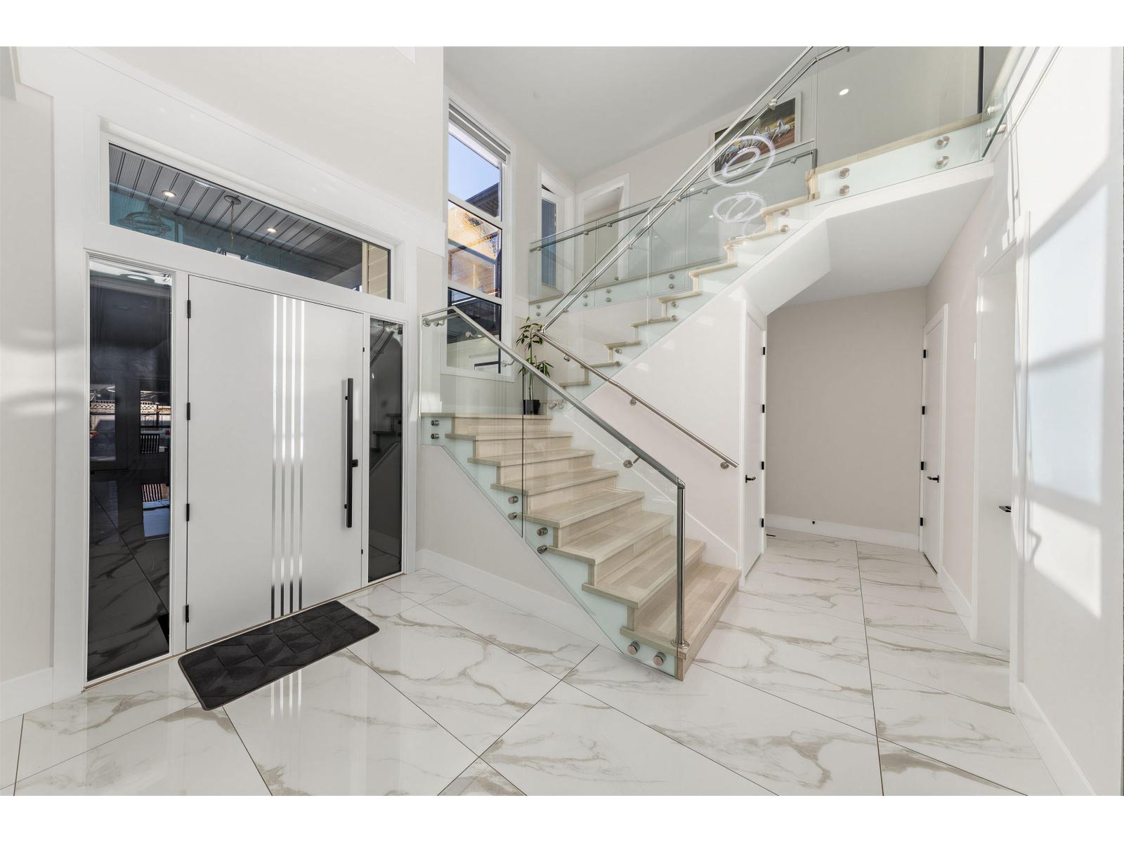 17875 59a Avenue, Surrey, British Columbia  V3S 1R2 - Photo 5 - R3095117