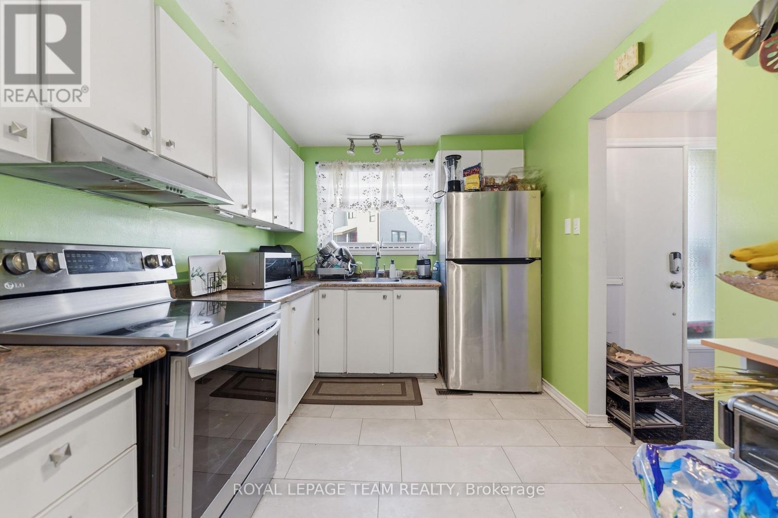 22 - 2053 Stonehenge Crescent, Ottawa, Ontario  K1B 4N7 - Photo 10 - X12852208