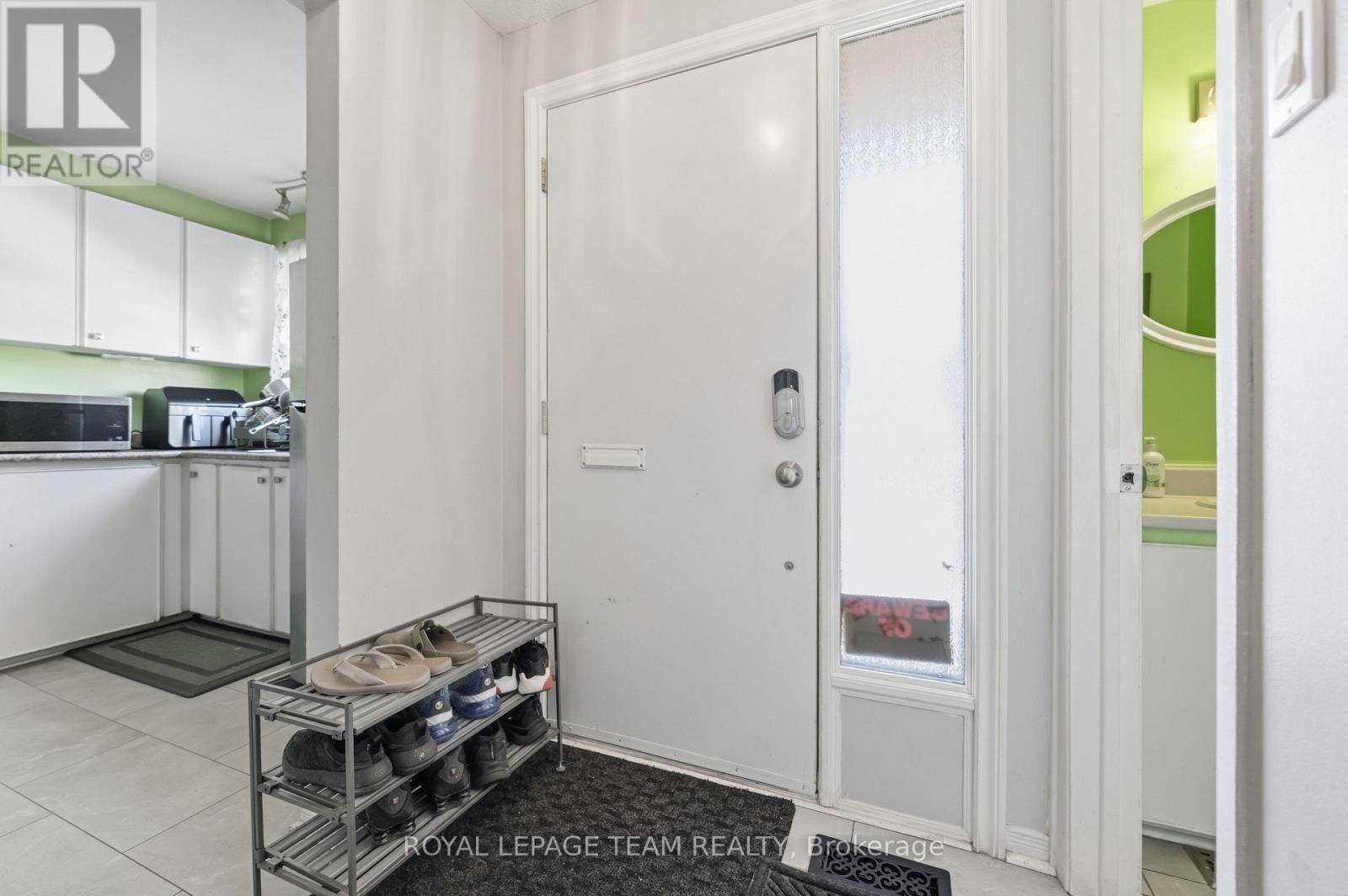 22 - 2053 Stonehenge Crescent, Ottawa, Ontario  K1B 4N7 - Photo 4 - X12852208