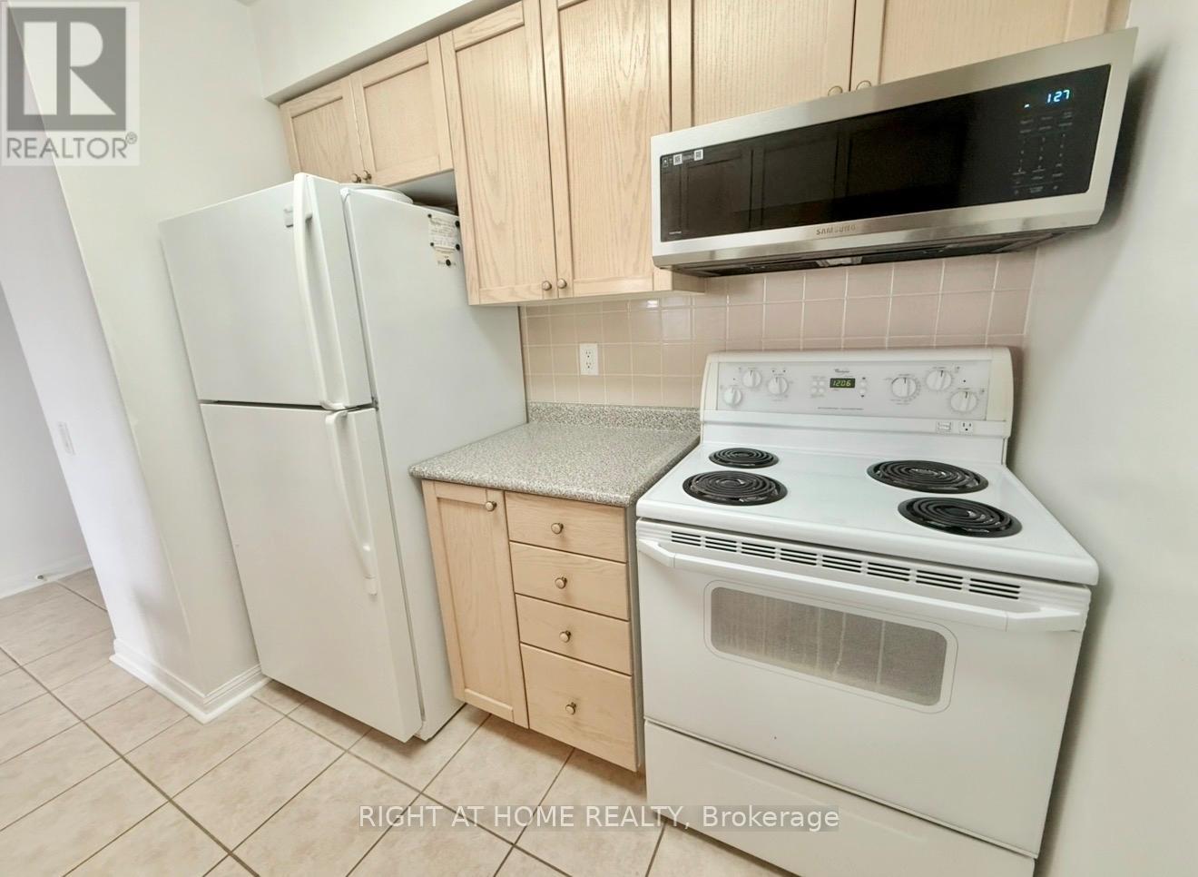 622 - 650 Lawrence Avenue W, Toronto (Englemount-Lawrence), Ontario  M6A 3E8 - Photo 14 - C12852294