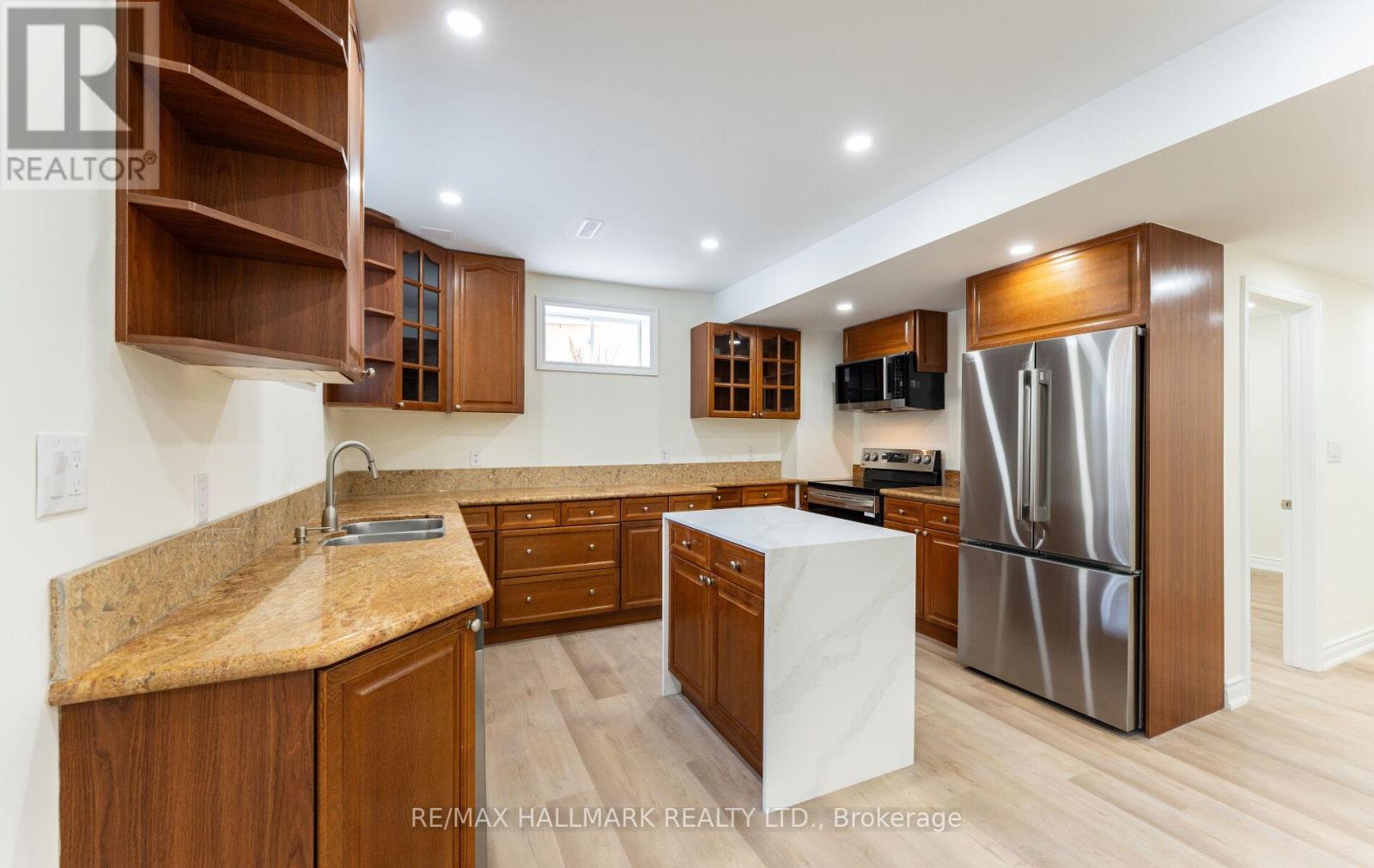 536 Highcliffe Drive, Vaughan, Ontario  L4J 8L4 - Photo 10 - N12852266