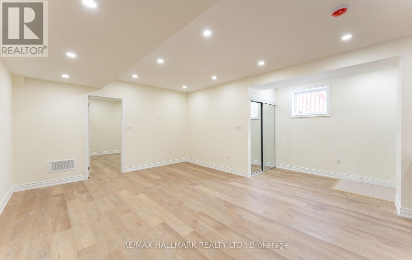 536 Highcliffe Drive, Vaughan, Ontario  L4J 8L4 - Photo 14 - N12852266